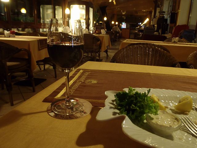 �N���~�A���C���͂Ƃɂ����Z���ŊÂ�