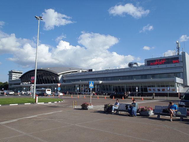 �{���X�s����`�̃^�[�~�i���r��